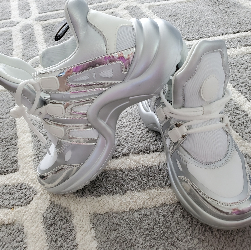 Sneakers LIKE "Louis Vuitton high arch sneakers"